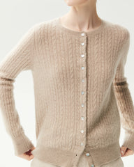Cardigan aus 100 % Kaschmir mit Zopfmuster und Herzknöpfen
