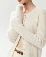 Cardigan aus 100 % Kaschmir mit Zopfmuster und Herzknöpfen