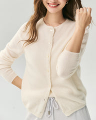Cardigan aus 100 % Kaschmir mit Rundhalsausschnitt und Knopfleiste