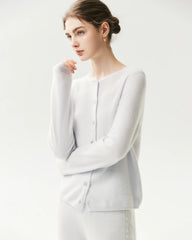 Cardigan aus 100 % Kaschmir mit Rundhalsausschnitt und Knopfleiste