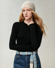 Figurnahes Stricktop aus 100 % Kaschmir mit Rundhalsausschnitt