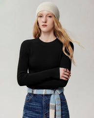 Figurnahes Stricktop aus 100 % Kaschmir mit Rundhalsausschnitt