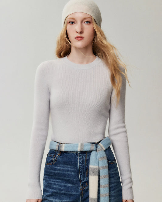 Figurnahes Stricktop aus 100 % Kaschmir mit Rundhalsausschnitt