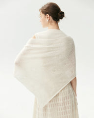 Dreieckstuch aus 100 % Kaschmir mit Pointelle-Strickmuster