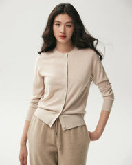 Strickjacke aus 100 % Merinowolle mit Knopfleiste