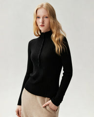 Figurbetontes Stricktop aus 100 % reinem Kaschmir mit Knopfmanschetten