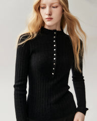 Figurbetontes Stricktop aus 100 % reinem Kaschmir mit Knopfmanschetten