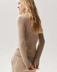 Figurbetontes Stricktop aus 100 % reinem Kaschmir mit Knopfmanschetten