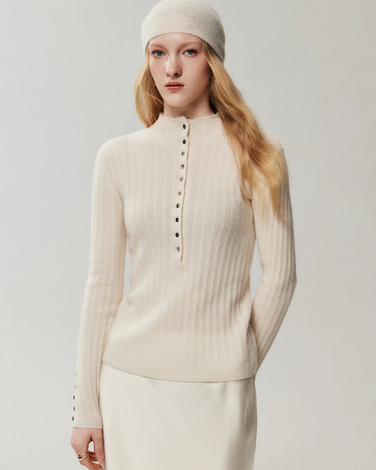 Figurbetontes Stricktop aus 100 % reinem Kaschmir mit Knopfmanschetten