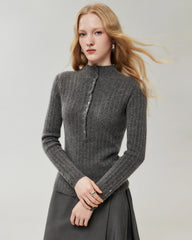 Figurbetontes Stricktop aus 100 % reinem Kaschmir mit Knopfmanschetten