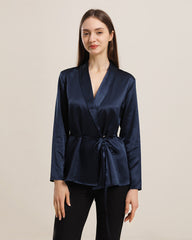 Seidenbluse mit langen Ärmeln und Gürtel