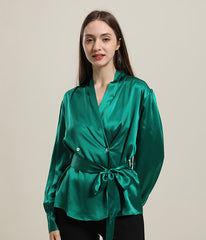 V-Ausschnitt Seidenbluse mit Gürtel