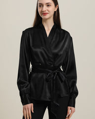 V-Ausschnitt Seidenbluse mit Gürtel