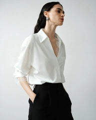 22 Momme Oversize-Seidenhemd mit Spitzenbesatz