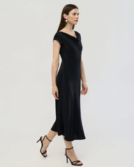 22 Momme Seiden-Midikleid mit Wasserfallausschnitt im Schrägschnitt