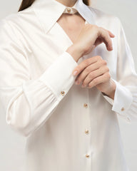 22 Momme Seidenbluse mit Cut-out-Kragen und langen Ärmeln