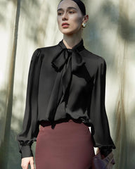Damen-Seidenbluse mit Knoten vorne