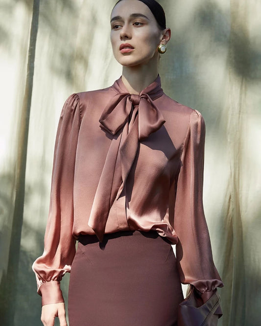 Damen-Seidenbluse mit Knoten vorne