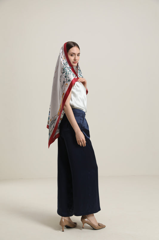 Seidenschal mit Bootsmuster und graziösem Design
