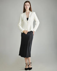40 Momme Kragenloser Seidenblazer