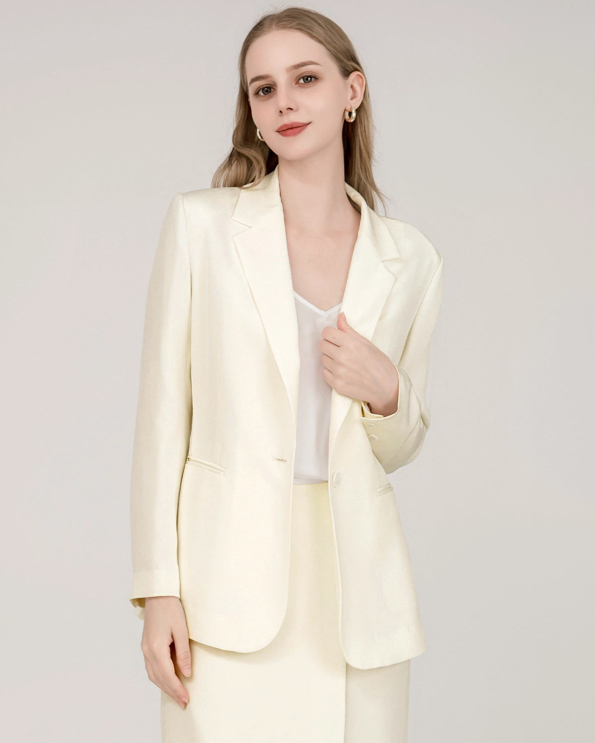 40 Momme Seiden-Blazer mit Spitzenkragen Cream