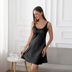 Klassisches Seiden-Nachtkleid