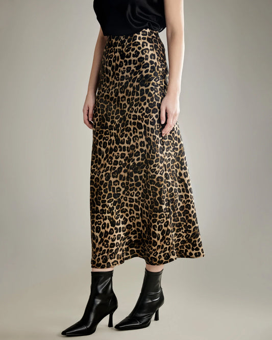 Klassischer Maxi-Seidenrock mit traditionellem Leopard-Druckmuster