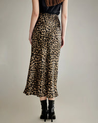 Klassischer Maxi-Seidenrock mit traditionellem Leopard-Druckmuster