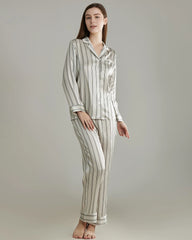 Klassisches gestreiftes Seiden-Pajamaset