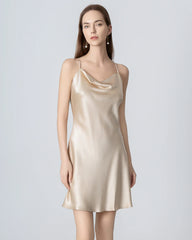 Rückenkreuzendes Seidenkleid mit Kragen in Cowl-Design