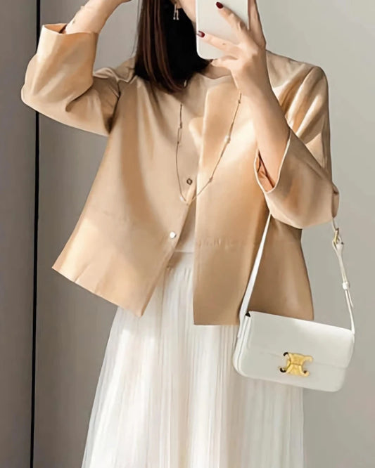 Kurzer Blazer aus Seide und Wolle