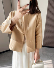 Kurzer Blazer aus Seide und Wolle