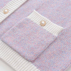 Lila Kaschmir-Cardigan mit Perlenknöpfen