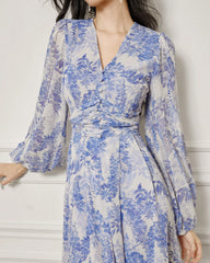 Blau-weißes Blumenmuster Seiden-Maxi-Kleid