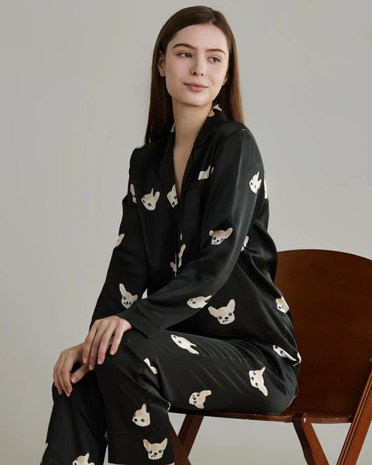 Set aus Seiden-Pyjama mit Hunde-Druckmuster