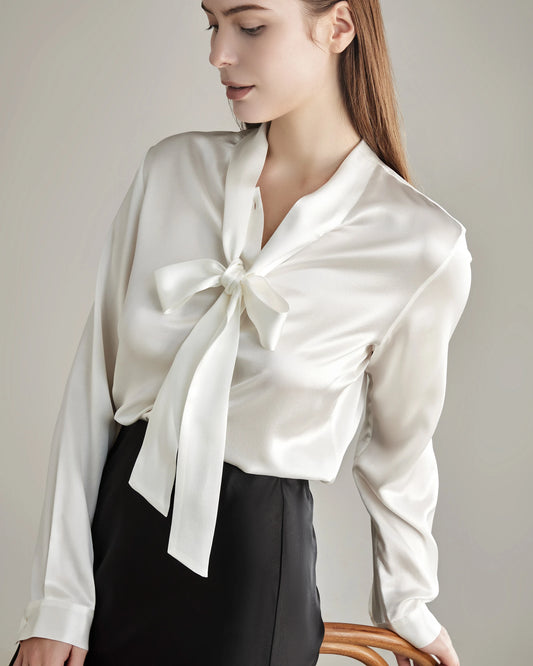 Elegante Seidenbluse mit Schleife