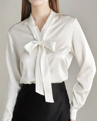 Elegante Seidenbluse mit Schleife