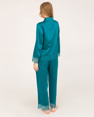 Elegantes Seiden-Pyjamas-Set mit Häkelspitze