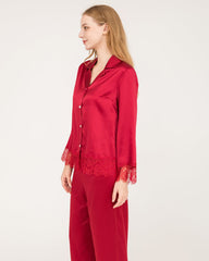 Elegantes Seiden-Pyjamas-Set mit Häkelspitze