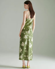 Grünes Seidenkleid mit Blumenmuster
