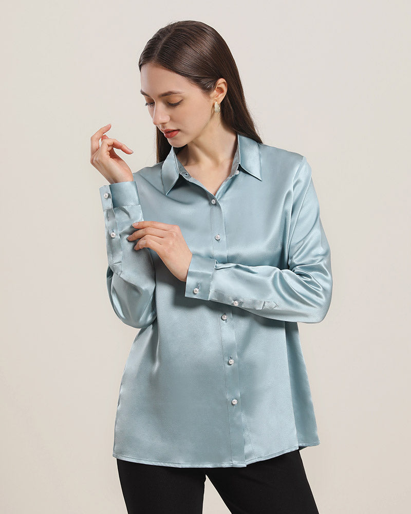 Klassisches Damen-Seidenhemd mit Perlmuttknöpfen Haze Blue