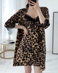 Leopardenseidennachthemd mit Morgenmantel-Set