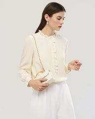 Langärmelige Seidenbluse mit Rüschendetail