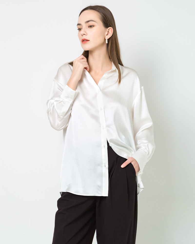 Gespannte Oversized Seidenbluse mit abfallenden Schultern Ivory