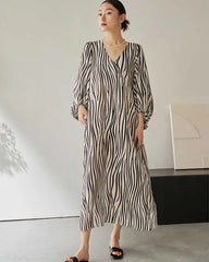 Lockeres Seidenkleid mit Zebra-Print