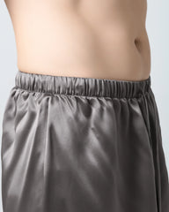 Männer klassisches Zweiteiliges Seiden-Pyjamasset mit kurzen Teilen