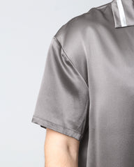 Männer klassisches Zweiteiliges Seiden-Pyjamasset mit kurzen Teilen