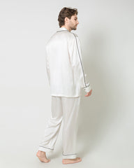 Seiden-Pyjamas für Männer mit kontrastierenden Fütterungen