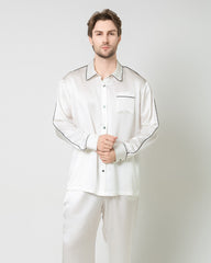 Seiden-Pyjamas für Männer mit kontrastierenden Fütterungen