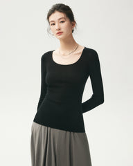 Pullover aus 100 % Merinowolle mit weitem Ausschnitt